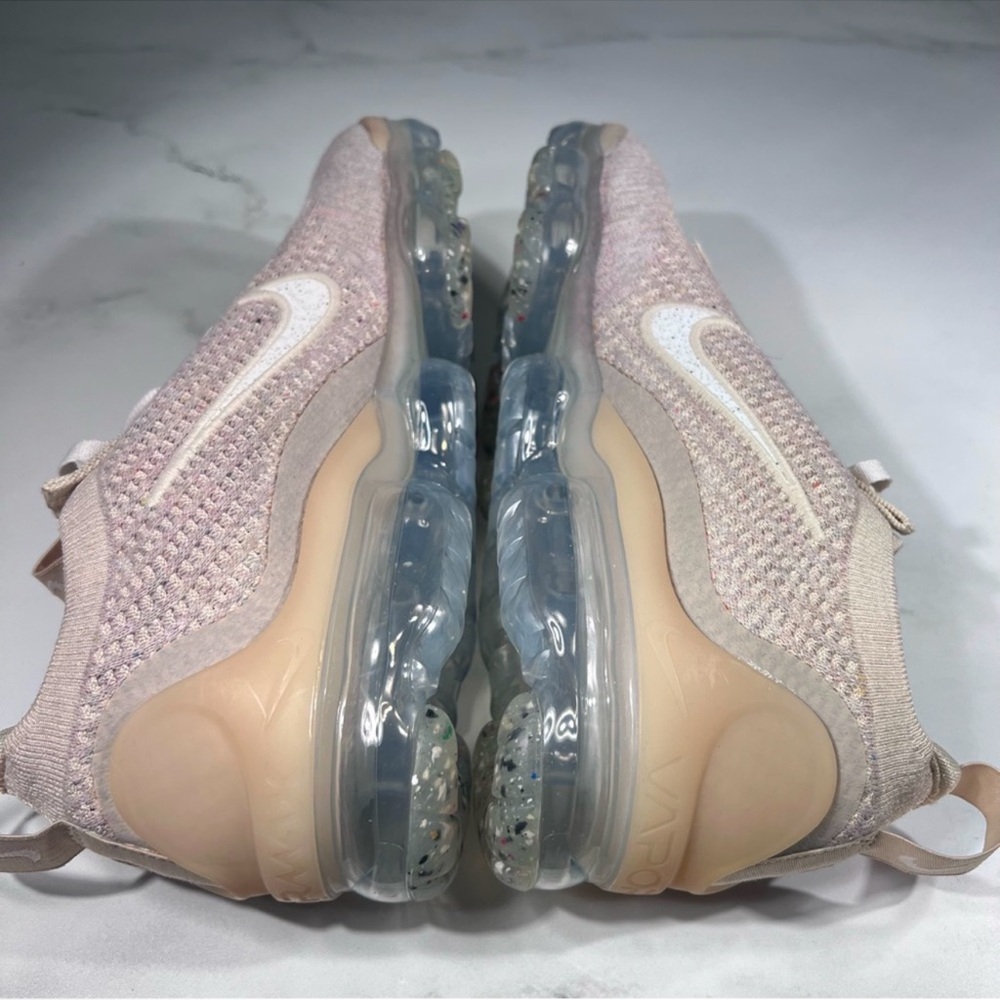 Nike Vapormax 2021 FK Oatmeal White Phantom Athletic Running Sneakers DC9454-101 - Picture 5 of 9